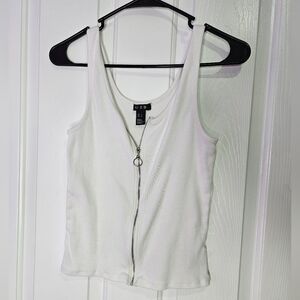 3/$15! White Ribbed Sleeveless Tank With Full Front Zipper